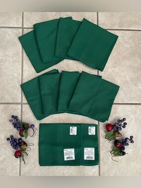 VTG Bardwil Green Cloth 17” x 17” Napkins (10) & Four Grape Cluster Napkin Rings
